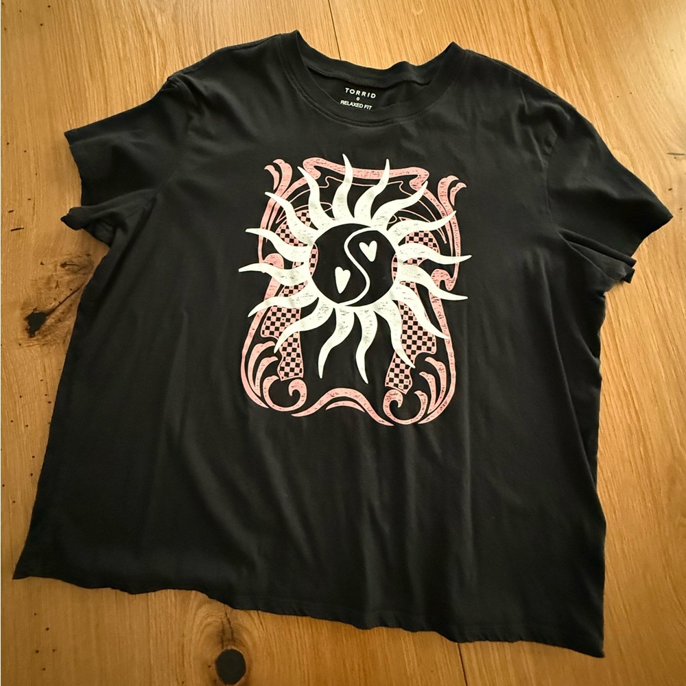 Torrid Black Graphic Tee, size 0 (M 10)
